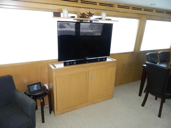 Slide: The Image of Hatteras Cockpit Motor Yacht 1999 - 10