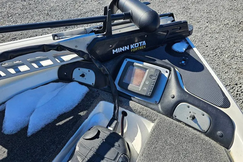 Slide: The Image of Phoenix 618 Pro 2011 boat with Minn Kota Fortrex motor and control panel. - 14