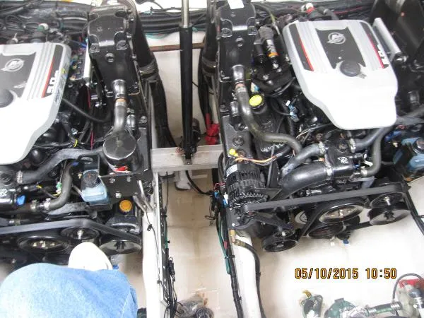 Slide: The Image of Sea Ray 310 Sundancer 2010 - 10