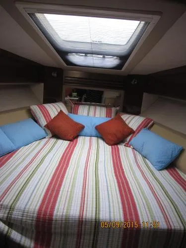Slide: The Image of Sea Ray 310 Sundancer 2010 - 6