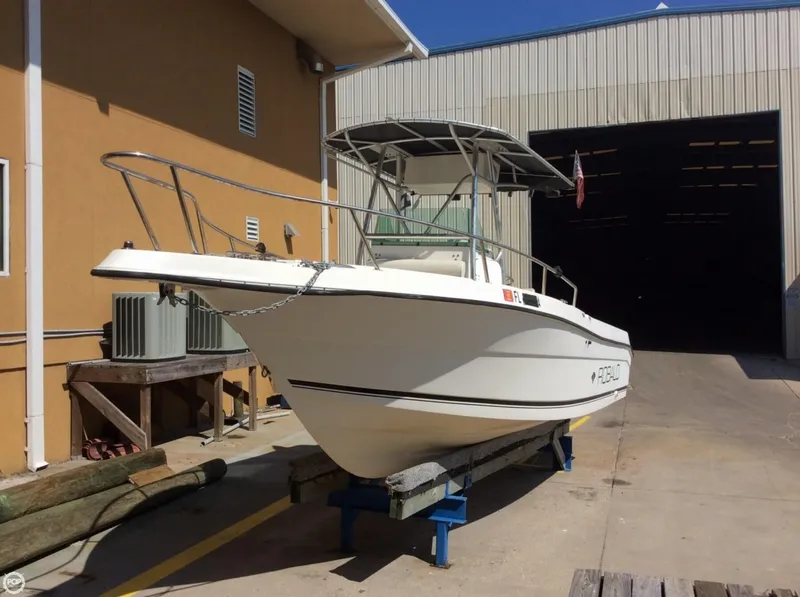 Slide: The Image of Robalo 2220 CC 2000 - 1