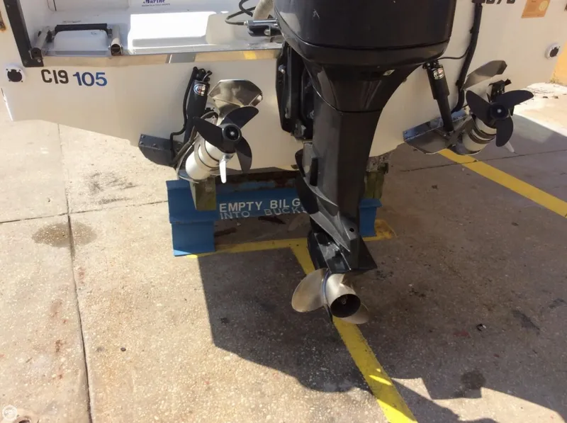 Slide: The Image of Robalo 2220 CC 2000 - 10
