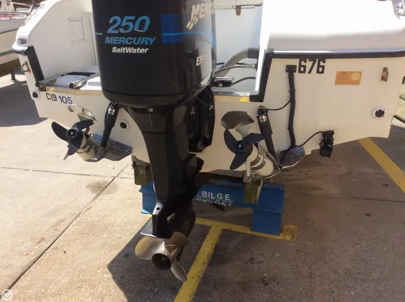 Slide: The Image of Robalo 2220 CC 2000 - 11