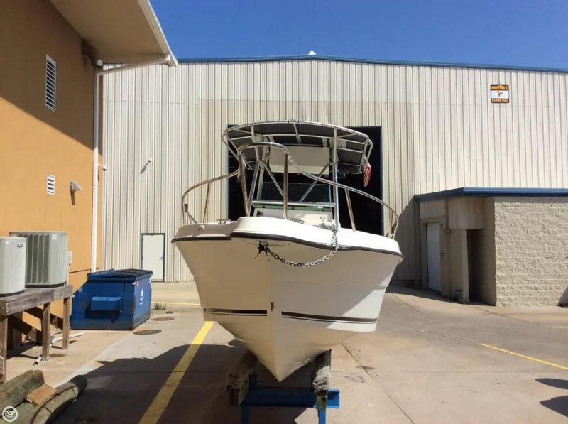 Slide: The Image of Robalo 2220 CC 2000 - 2