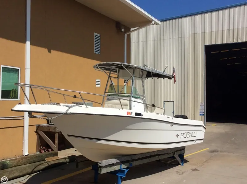 Slide: The Image of Robalo 2220 CC 2000 - 5