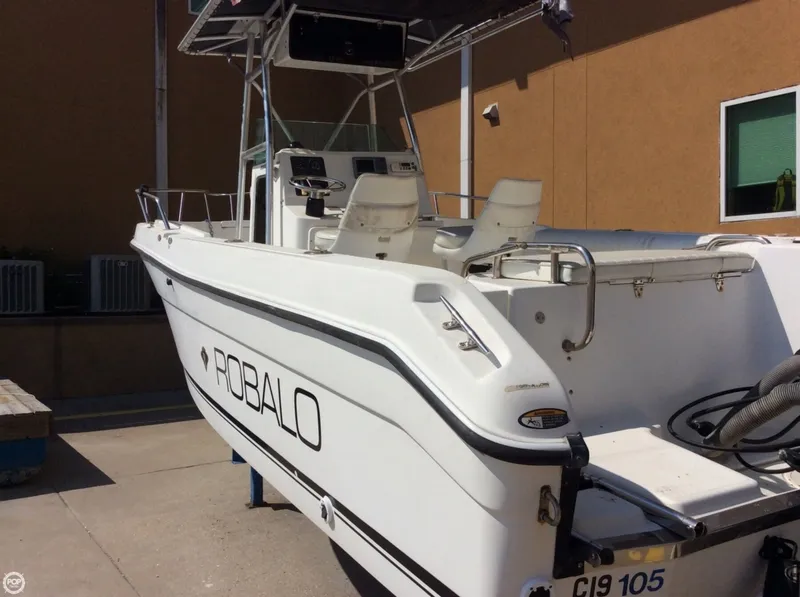 Slide: The Image of Robalo 2220 CC 2000 - 8