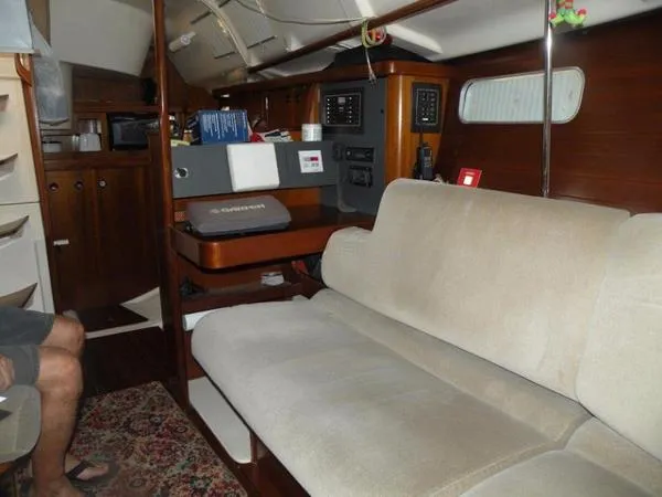 Slide: The Image of Beneteau Oceanis 351 1995 - 8