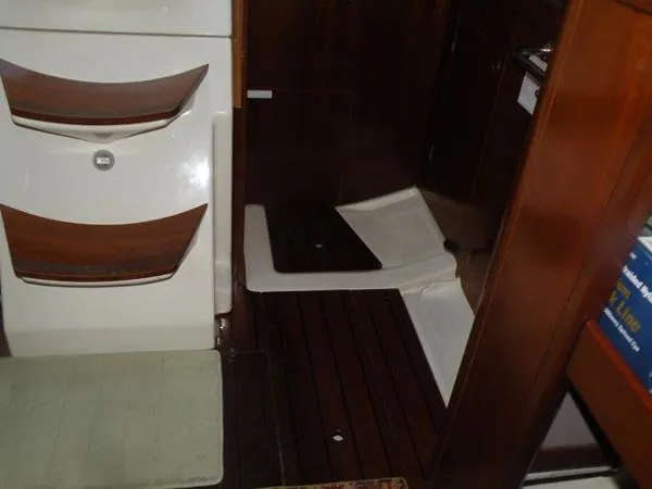 Slide: The Image of Beneteau Oceanis 351 1995 - 9
