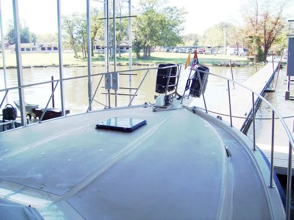 Slide: The Image of Californian 42 Motoryacht 1986 - 2