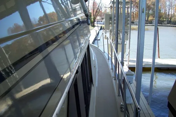Slide: The Image of Californian 42 Motoryacht 1986 - 4