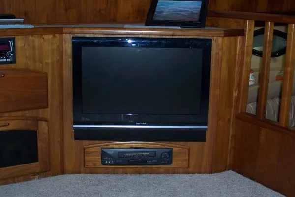 Slide: The Image of Californian 42 Motoryacht 1986 - 9