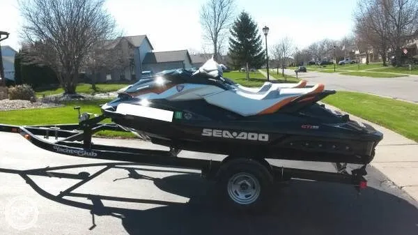 Slide: The Image of Sea-Doo (2) GTI SE 155 2012 - 2