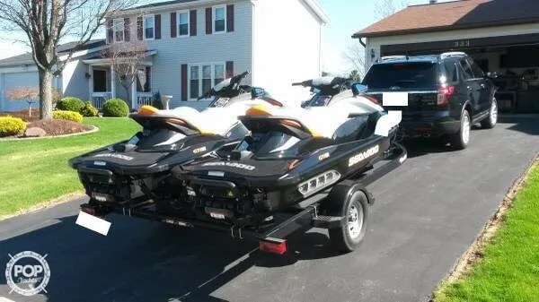 Slide: The Image of Sea-Doo (2) GTI SE 155 2012 - 4