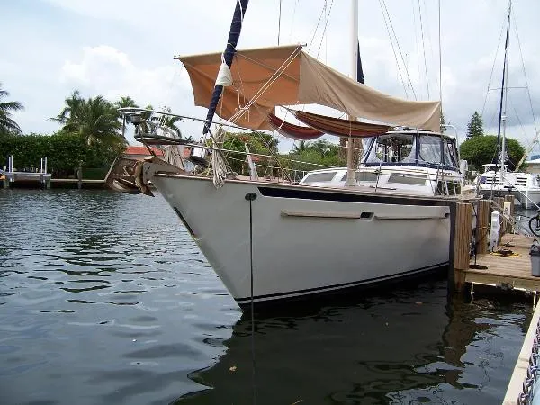 Slide: The Image of Gulfstar Sailcruiser Cockpit Sloop 1988 - 2