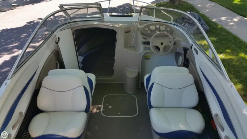 Slide: The Image of Bayliner 212 Cuddy 2004 - 10