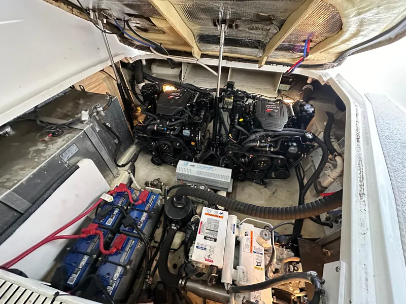 Slide: The Image of Engine room of a 2008 Sea Ray Sundancer 310 boat with batteries. - 20