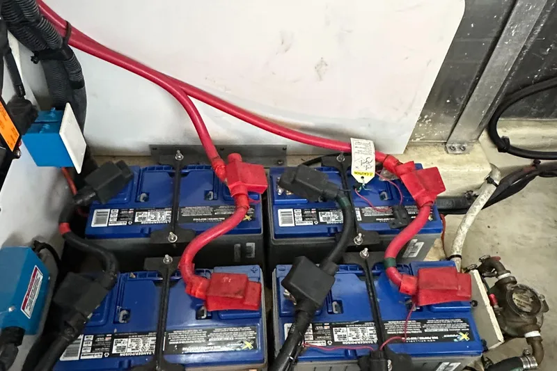 Slide: The Image of Battery setup in 2008 Sea Ray Sundancer 310 boat. - 23