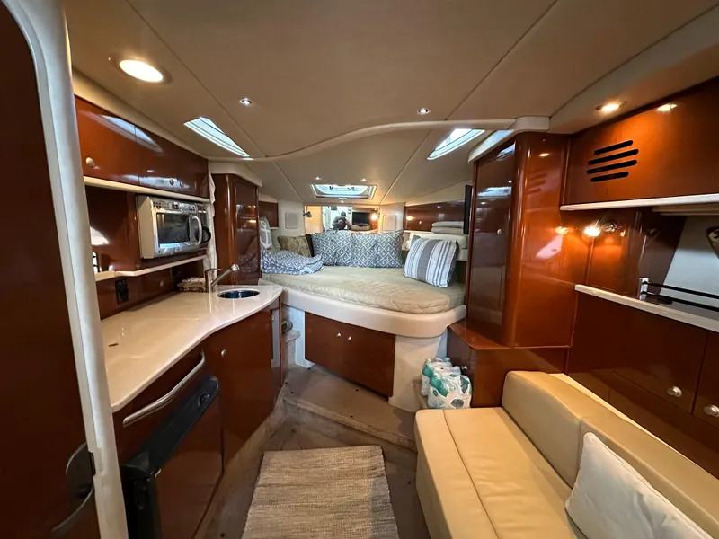 Slide: The Image of Interior of 2008 Sea Ray Sundancer 310 yacht. - 3