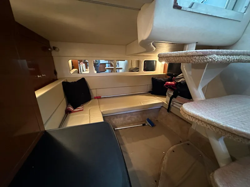 Slide: The Image of Interior of 2008 Sea Ray Sundancer 310 yacht cabin. - 8
