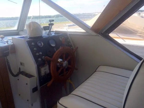 Slide: The Image of Marinette 28 EXPRESS CRUISER 1974 - 6
