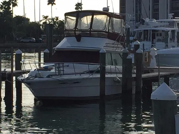 Slide: The Image of Sea Ray 340 Sedan Bridge 1985 - 3