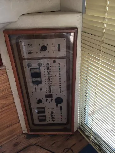 Slide: The Image of Sea Ray 340 Sedan Bridge 1985 - 9