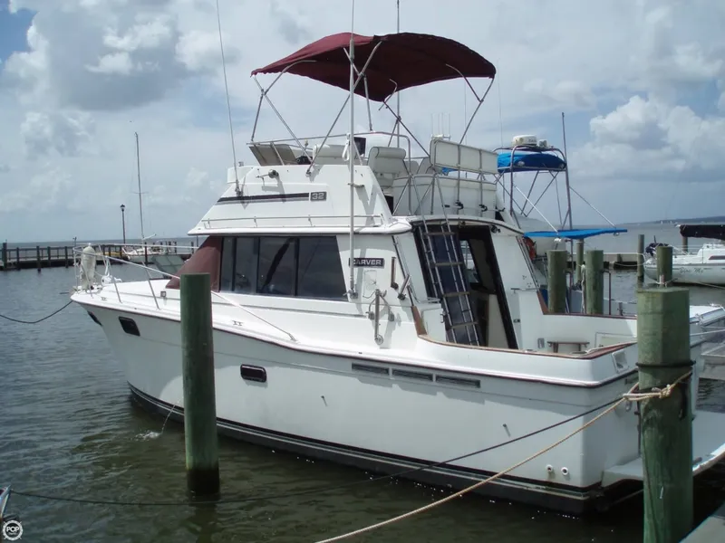 Slide: The Image of Carver Yachts 3227 Convertible 1985 - 11