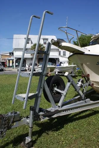 Slide: The Image of Parker Marine 23 Sport Cabin 1994 - 11