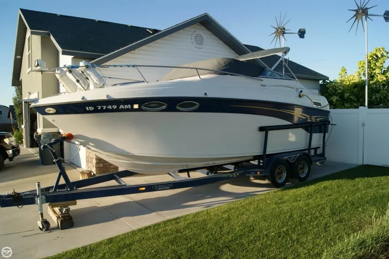 Slide: The Image of Crownline Boats 242 CR 2000 - 11