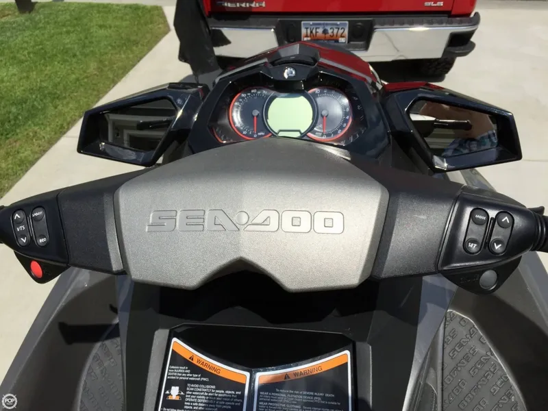 Slide: The Image of Sea-Doo GTI 155 Limited 2014 - 11