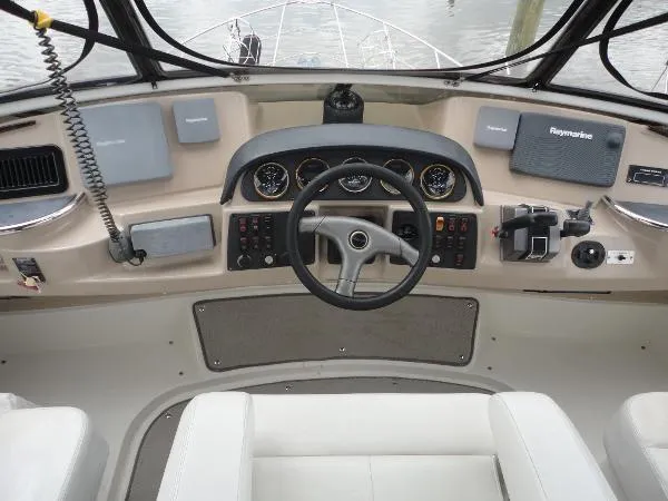 Slide: The Image of Carver Yachts 396 ES Motor Yacht 2005 - 11
