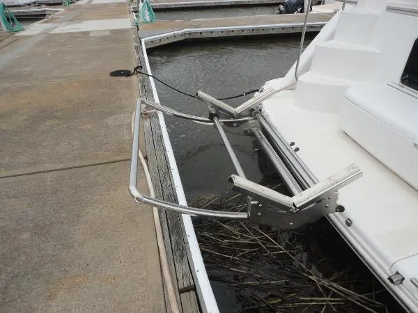 Slide: The Image of Carver Yachts 396 ES Motor Yacht 2005 - 9