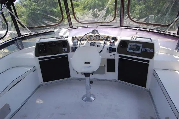 Slide: The Image of Aquarius Trawler/Motoryacht 1988 - 1