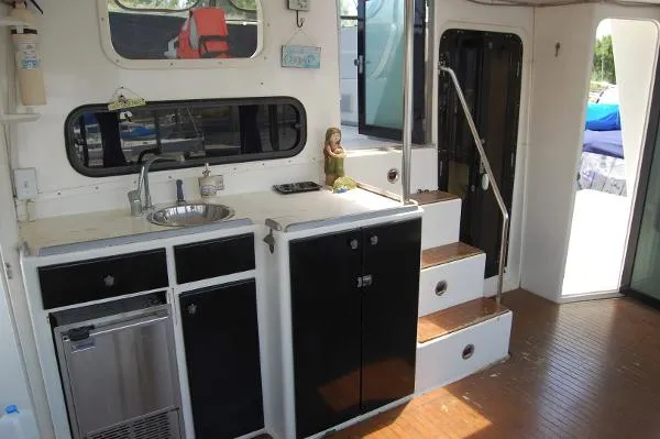 Slide: The Image of Aquarius Trawler/Motoryacht 1988 - 6