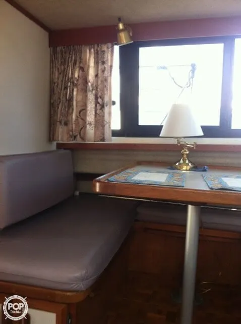 Slide: The Image of Carver Yachts 2827 Voyager 1988 - 5