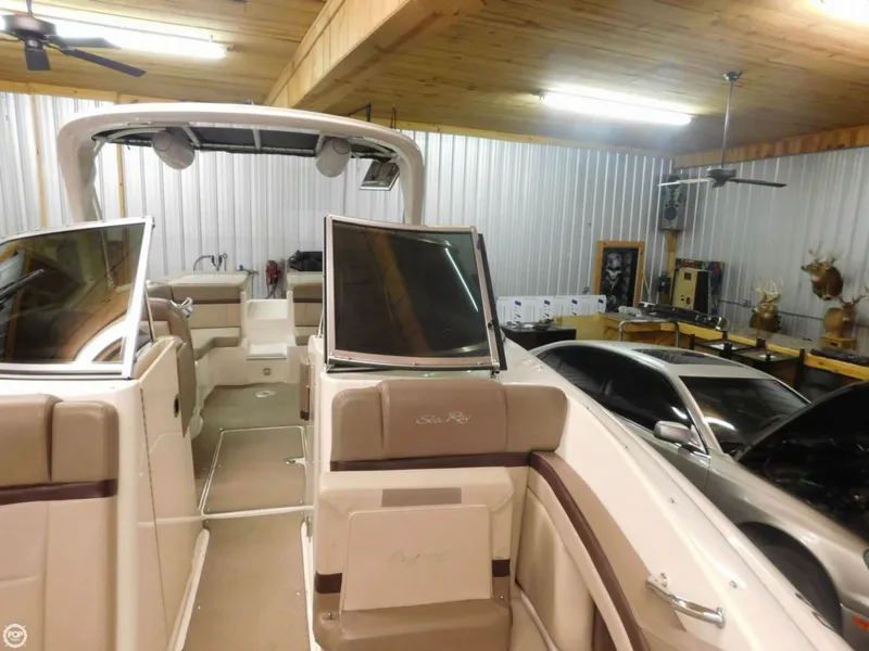 Slide: The Image of Sea Ray 270 SLX 2011 - 9