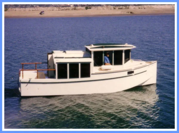 Slide: The Image of Philip Bolger 22 Retriever 1996 - 0