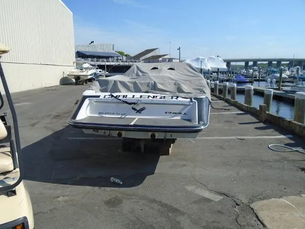 Slide: The Image of Bayliner 20 Challenger Ski Boat 1999 - 10