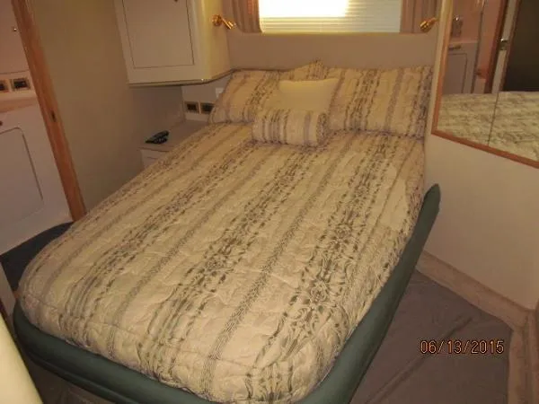 Slide: The Image of Sea Ray 420 Aft Cabin-ESTATE S A L E 1998 - 7
