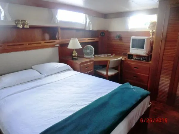 Slide: The Image of Grand Banks Enclosed Pilothouse Motor Yacht 1986 - 10