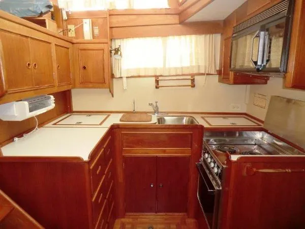 Slide: The Image of Grand Banks Enclosed Pilothouse Motor Yacht 1986 - 2