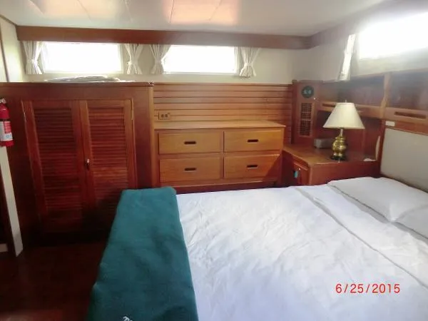 Slide: The Image of Grand Banks Enclosed Pilothouse Motor Yacht 1986 - 9