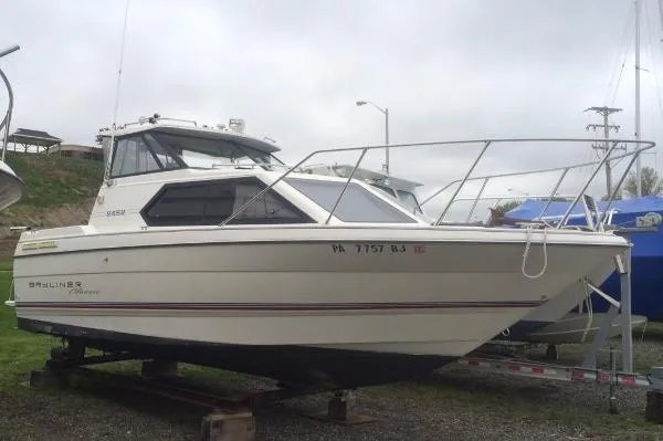 Slide: The Image of Bayliner 2452 Ciera Classic Hardtop 1994 - 0