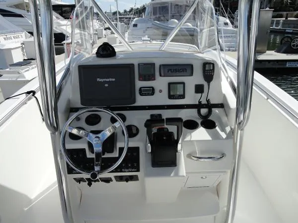 Slide: The Image of Edgewater 265CC 2005 - 8