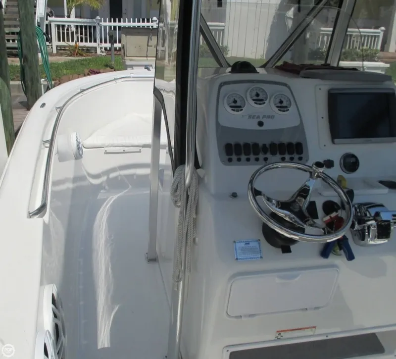 Slide: The Image of Sea Pro 270 CC 2008 - 11