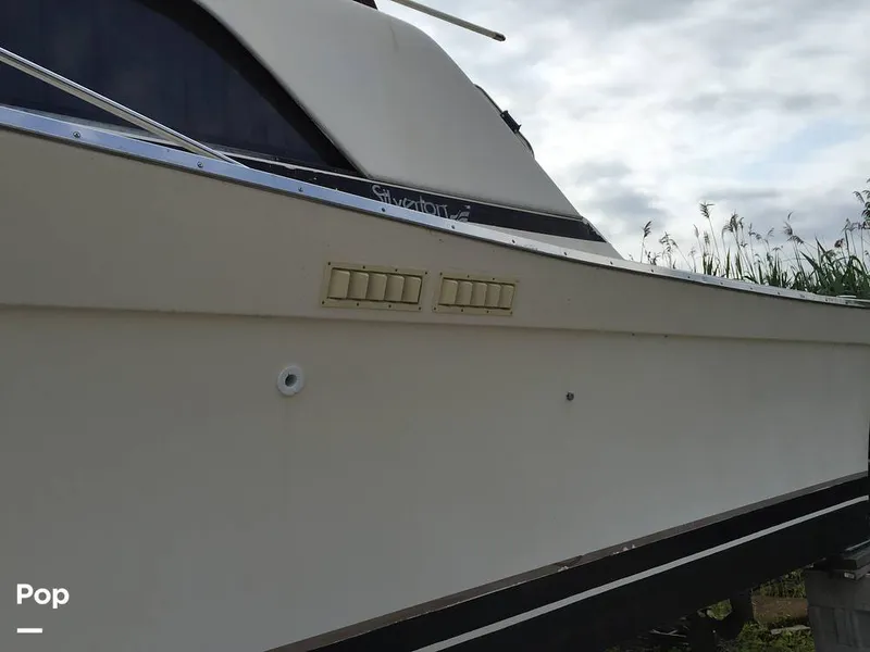 Slide: The Image of Silverton 34 Sedan Cruiser 1980 - 10