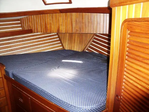 Slide: The Image of Tayana 42 CENTER COCKPIT 1984 - 10