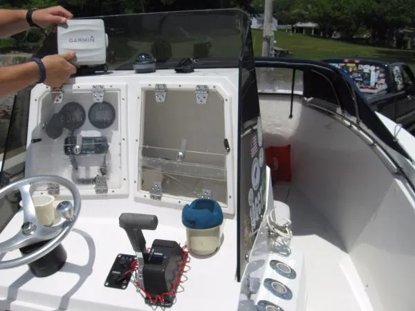 Slide: The Image of Contender Center Console 2002 - 8