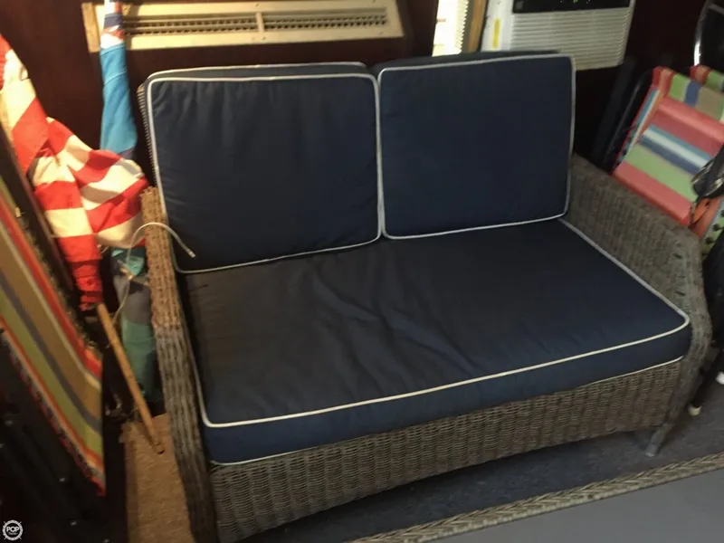 Slide: The Image of Uniflite 42 Double Cabin 1975 - 10