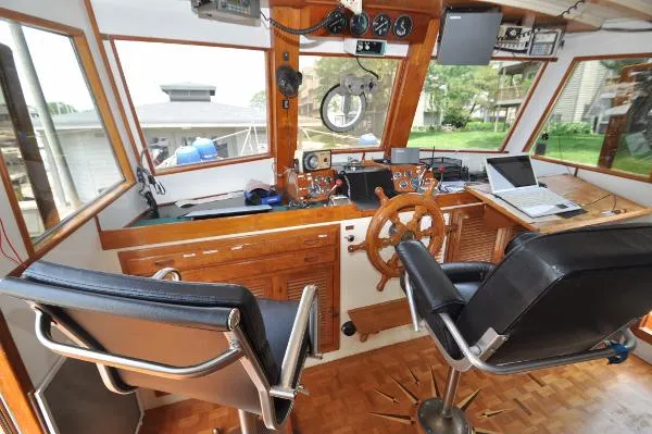 Slide: The Image of Krogen Pilothouse 1977 - 4